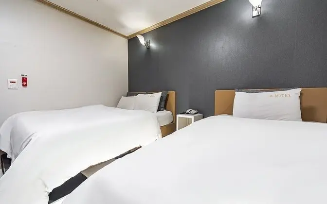 Oda (Twin (Double + Single Bed Air Purifie)