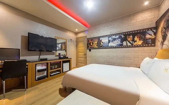 Oda (Standard room (Netflix available))