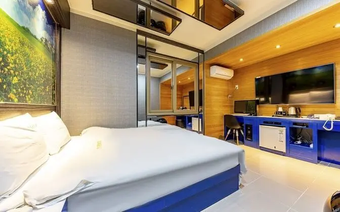 Oda (Deluxe (Netflix Available))