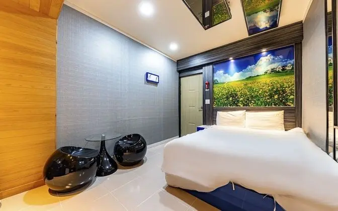 Oda (Deluxe (Netflix Available))