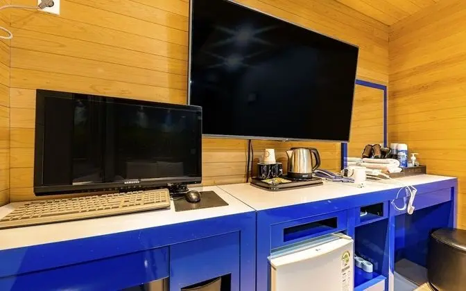 Oda (Deluxe (Netflix Available))