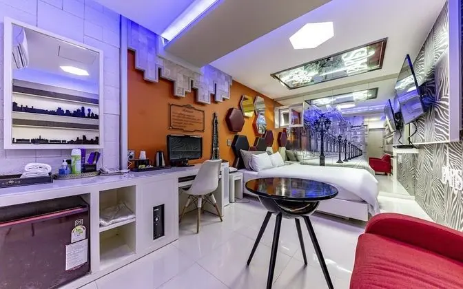 Oda (Premium (Netflix Available))