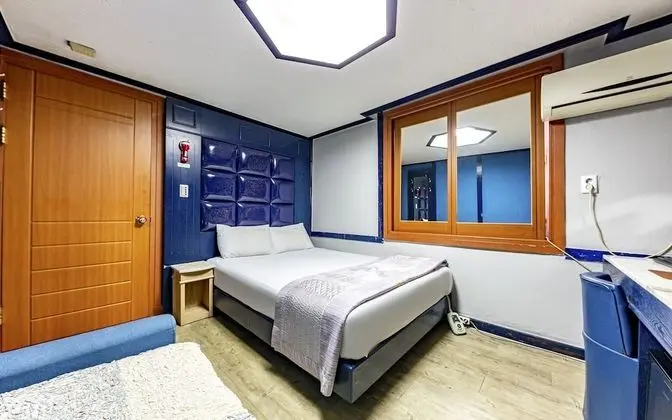 Oda (Standard (Netflix Available))