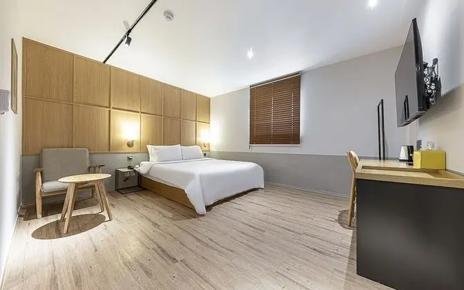 Oda (Deluxe (Netflix Available Bidet))