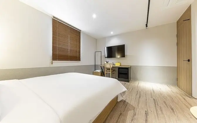 Oda (Deluxe (Netflix Available Bidet))