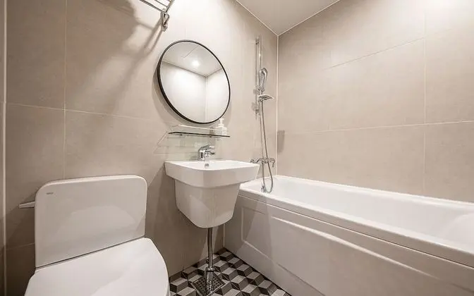 Oda (Deluxe (Netflix Available Bidet))