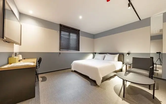 Oda (Deluxe (Netflix Available Bidet))