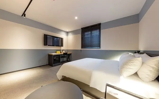 Oda (Deluxe (Netflix Available Bidet))