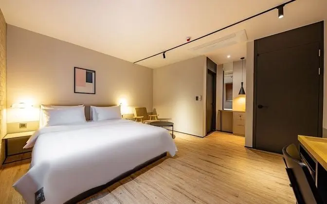 Oda (Deluxe (Netflix Available Bidet))