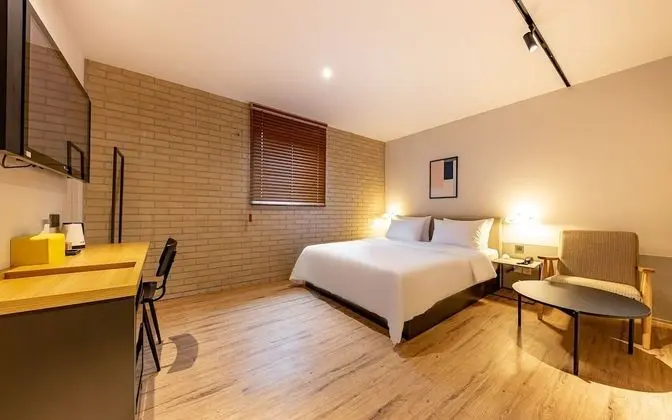 Oda (Deluxe (Netflix Available Bidet))