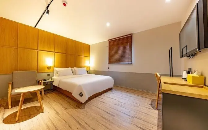 Oda (Deluxe (Netflix Available Bidet))