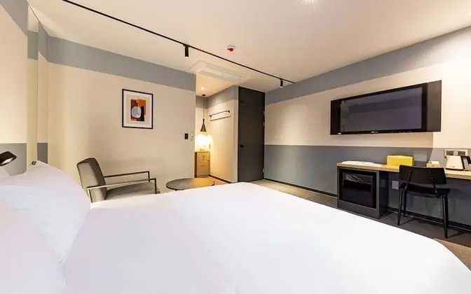 Oda (Deluxe (Netflix Available Bidet))