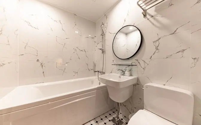 Oda (Deluxe (Netflix Available Bidet))