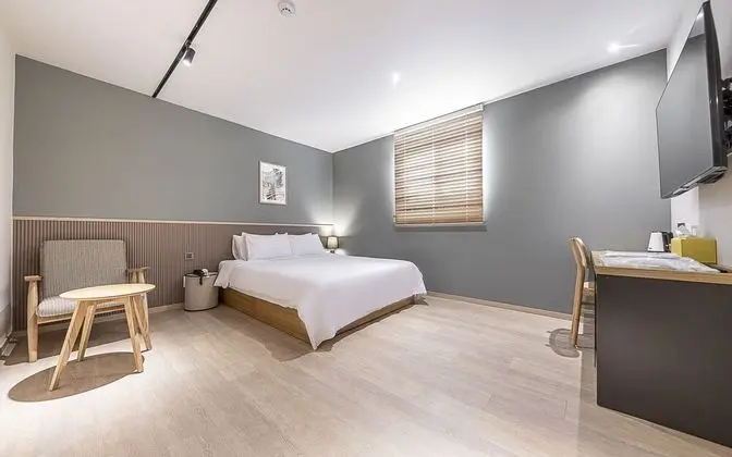 Oda (Standard (Netflix Available Bidet))