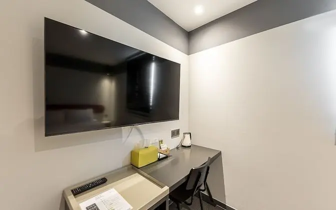 Oda (Standard (Netflix Available Bidet))