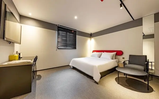 Oda (Standard (Netflix Available Bidet))