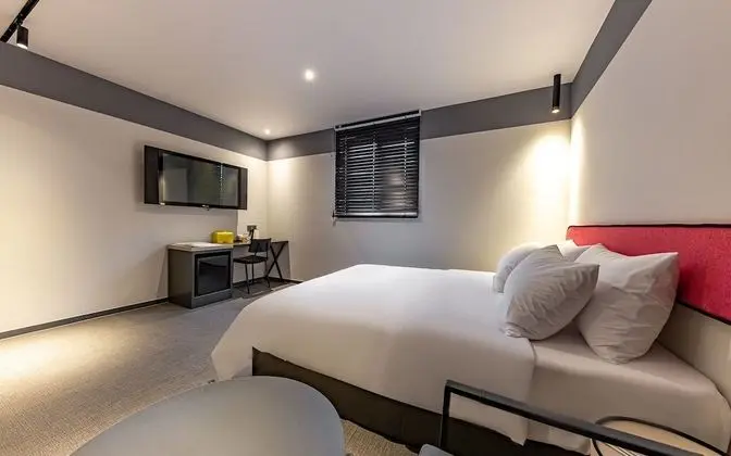 Oda (Standard (Netflix Available Bidet))