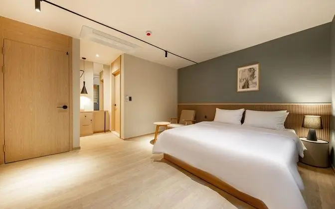 Oda (Standard (Netflix Available Bidet))