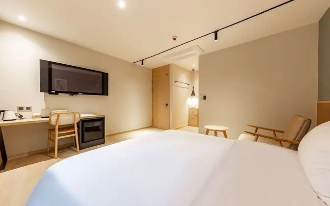 Oda (Standard (Netflix Available Bidet))