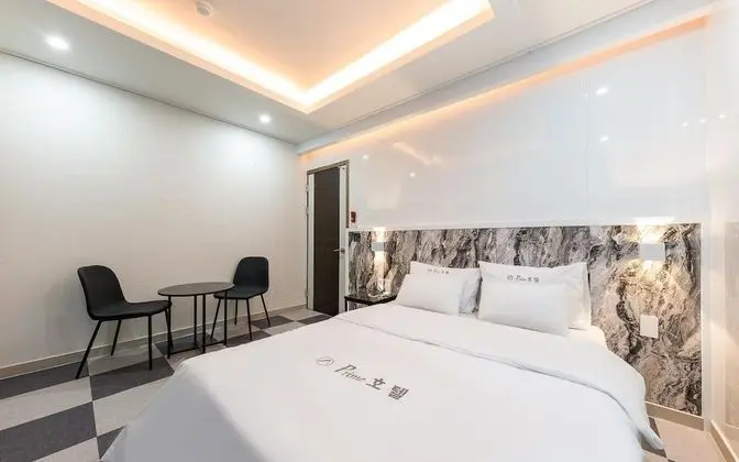 Oda (Premium (baggable) (high-end no-hard )