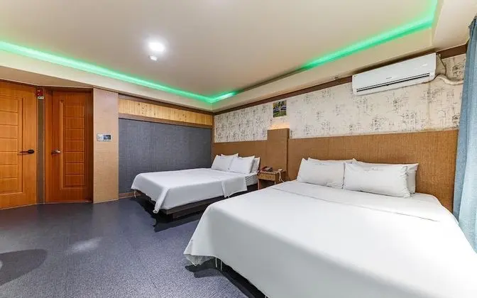 Oda (Twin (Air Purifier Available))