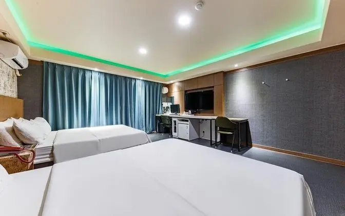 Oda (Twin (Air Purifier Available))