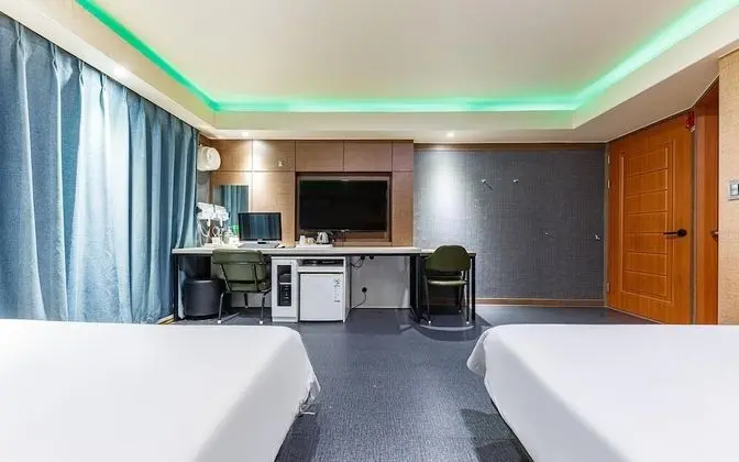 Oda (Twin (Air Purifier Available))