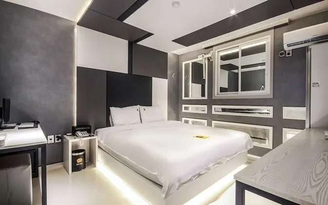 Oda (Better rooms (stylers available semi-)