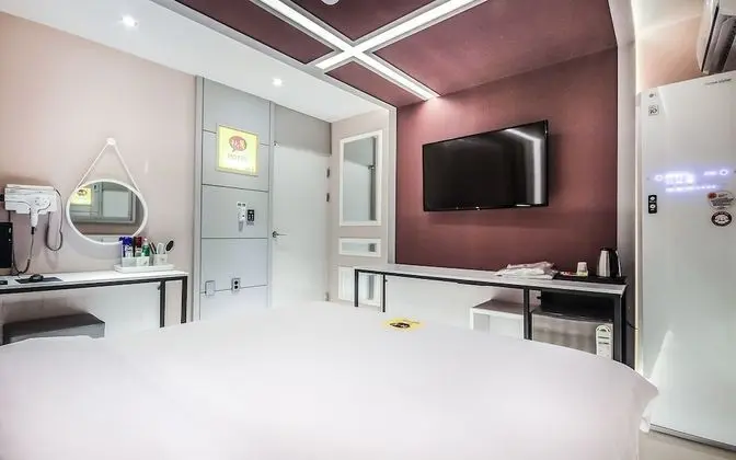 Oda (Better rooms (stylers available semi-)