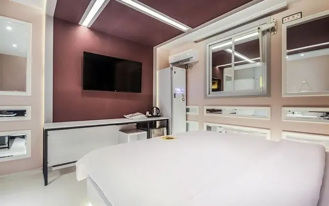 Oda (Better rooms (stylers available semi-)