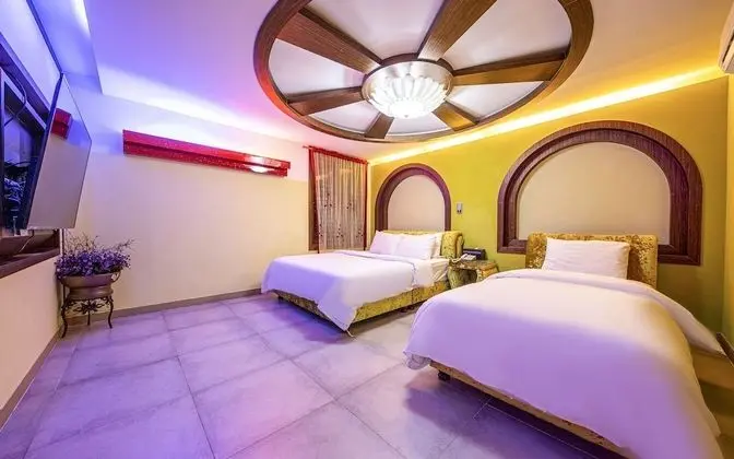 Oda (Business Twin - Couple PC Gaming Room)