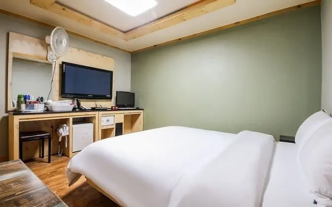 Oda (Deluxe (Netflix viewing 60-inch smart)