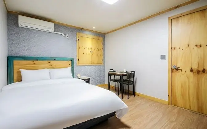 Oda (Deluxe (Netflix viewing 60-inch smart)