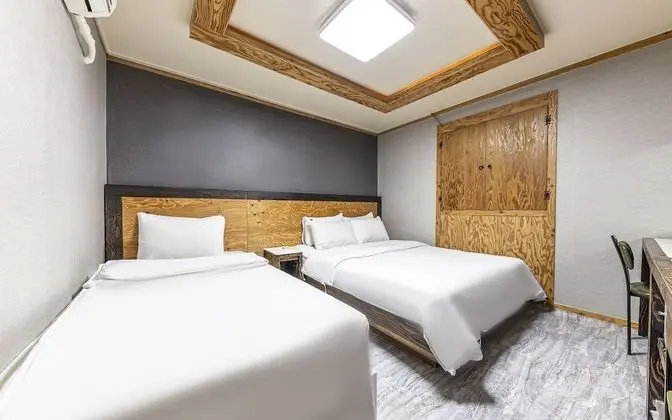 Oda (Twin (Netflix viewing 60-inch smart T)