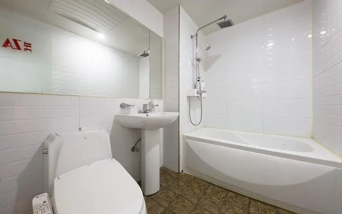 Oda (Semi-Suite room (Netflix available))