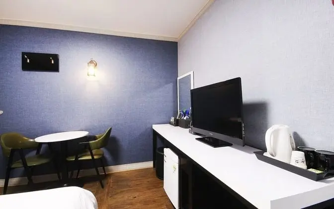 Oda (General Room B (Netflix viewing avail)