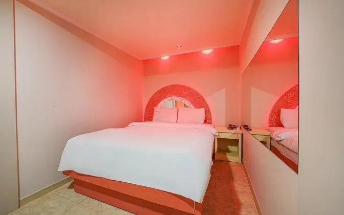 Oda (Deluxe Room - Parking for more than 6)