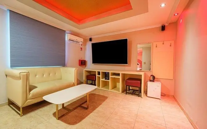 Oda (Deluxe Room - Parking for more than 6)