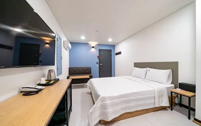 Oda (Semi-special room (Netflix YouTube Sm)