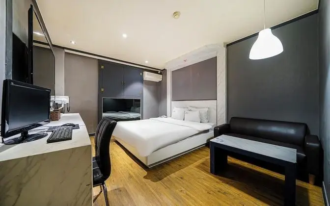 Oda (Standard room (65 inch TV Netflix air)