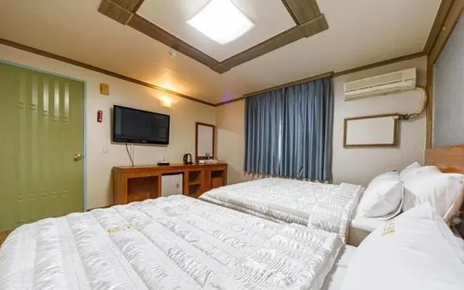 Oda (Family Room Twin)