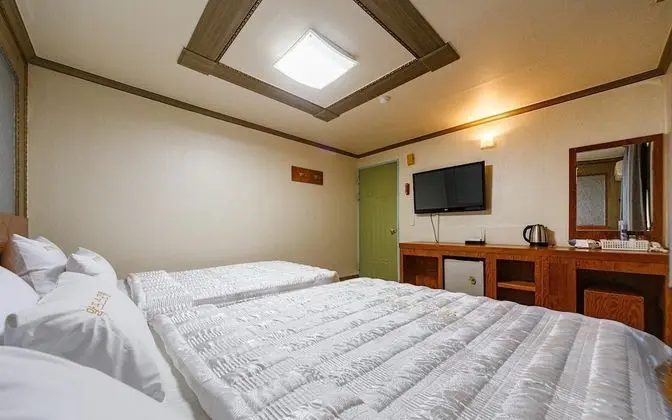 Oda (Family Room Twin)