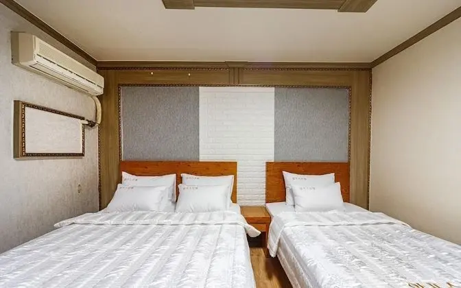 Oda (Family Room Twin)