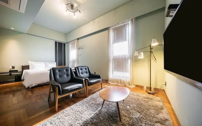 Oda (Suite (Netflix available seminar room)