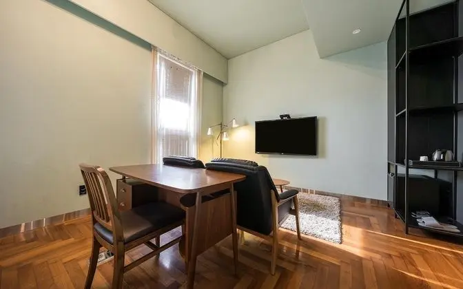 Oda (Suite (Netflix available seminar room)