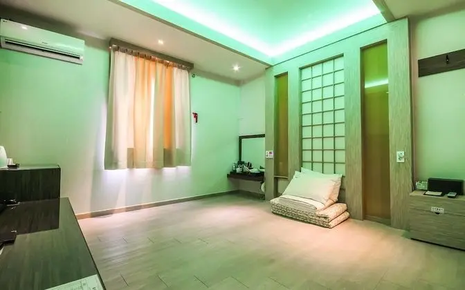 Oda (Korean-style Ondol Room)