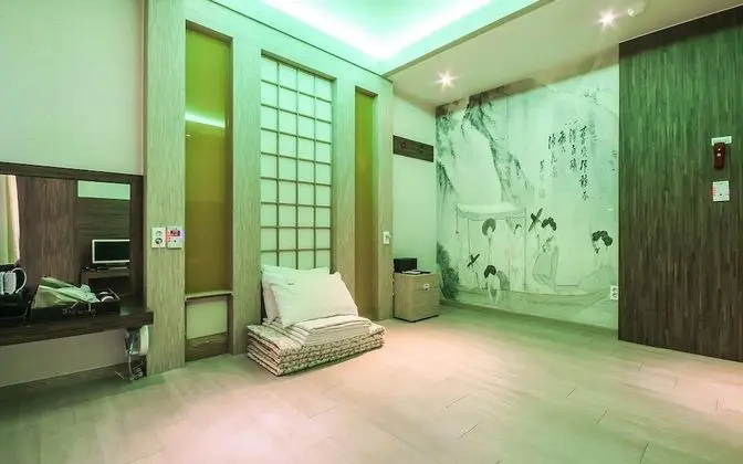 Oda (Korean-style Ondol Room)