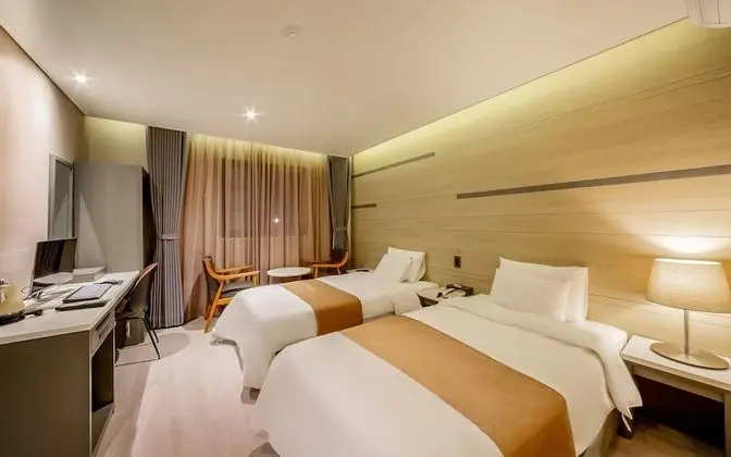 Oda (Twin-single+single (although Netflix )