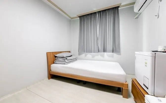 Oda (Single room (private room for single )