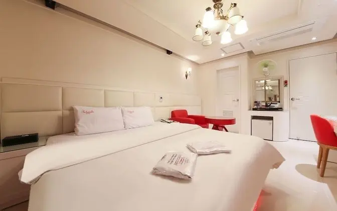 Oda (Standard Double (Latex Bed Netflix Av)